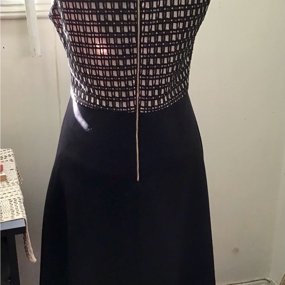 Belle, Badgley Mischka black and cream, size 12 lined sleeveless cocktail dress - Picture 3 of 9